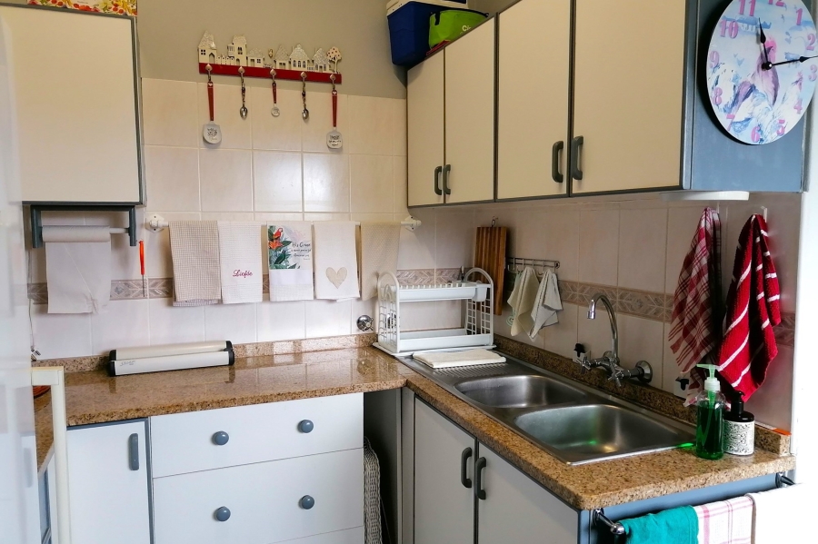 5 Bedroom Property for Sale in Stilbaai Wes Western Cape